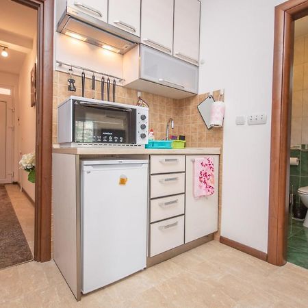 Apartmani Mrsic Risan Buitenkant foto