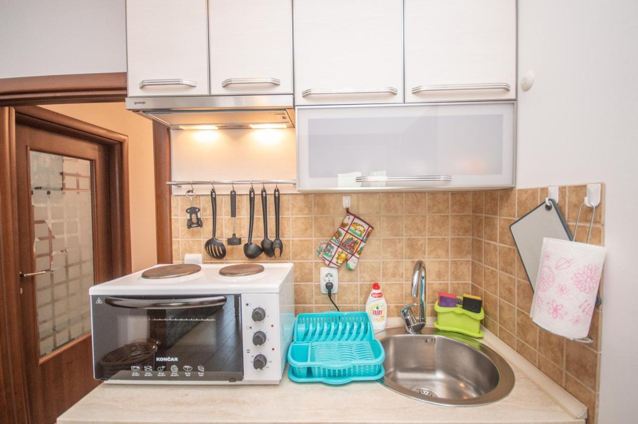Apartmani Mrsic Risan Buitenkant foto